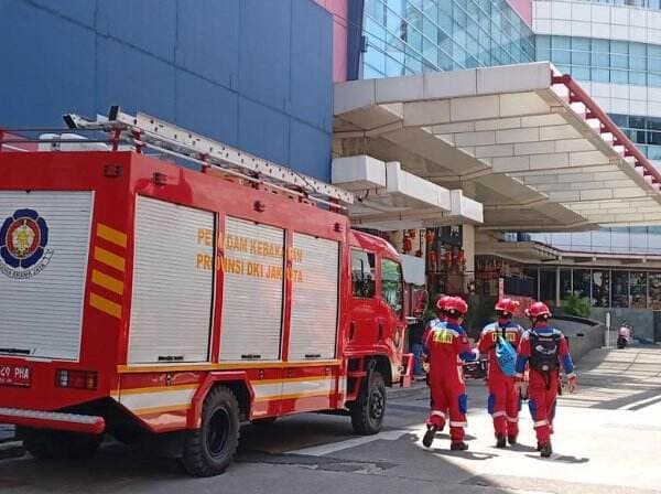 Pencarian Korban Hilang Kebakaran Glodok Plaza Dilanjutkan Besok