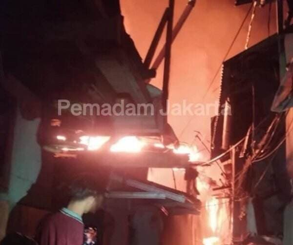 Ini Dugaan Penyebab Kebakaran Hebat di Permukiman Padat Kemayoran Jakpus