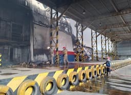 Kebakaran Pabrik Makaroni di Tangerang, 6 Unit Damkar Dikerahkan   