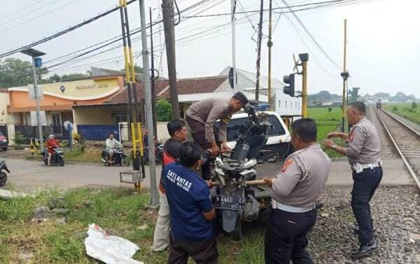 Tragis! Dua Pemotor Tertabrak Kereta Matarmaja, Korban Tewas Mengenaskan