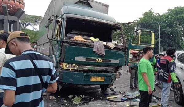 Sopir Truk Ugal-ugalan Tabrak Puluhan Kendaraan di Tangerang Positif Narkoba