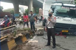 Truk Kecelakaan di Jalan Yos Sudarso Priok Jakut, Lalin Sempat Macet