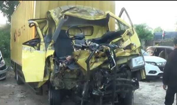 Truk Tabrak Truk di Tol Cipularang, 1 Orang Tewas