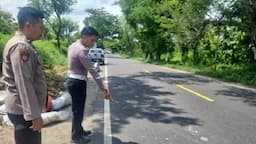 Kecelakaan Mobil Tabrak Motor di Sampang, 1 Orang Tewas