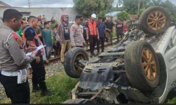 Kronologi Terios Tertabrak KA Sri Bilah Tewaskan 4 Orang Sekeluarga di Asahan Kronologi Terios Tertabrak KA Sri Bilah Tewaskan 4 Orang Sekeluarga di Asahan