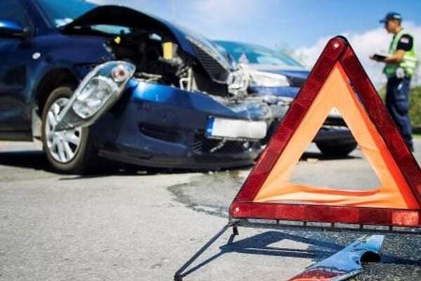 Diduga Pengemudi Lalai, Mobil SUV Alami Kecelakaan hingga Ringsek di Depok