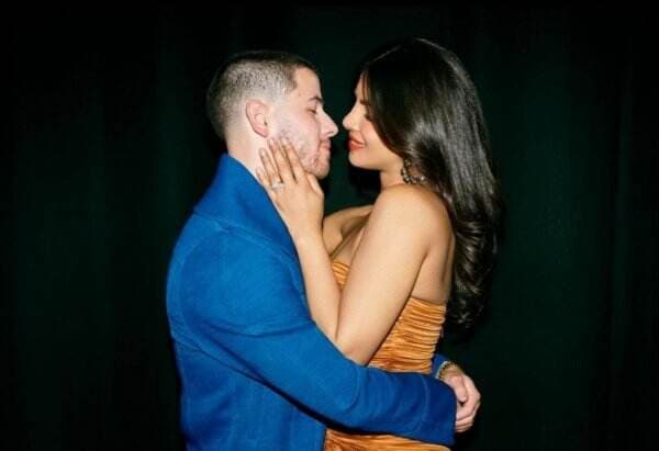 5 Potret Mesra Priyanka Chopra Rayakan Ultah Nick Jonas, Couple Goals Banget