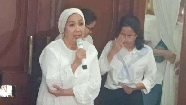 Keluarga Ungkap Kronologi Titiek Puspa Sakit hingga Tutup Usia Keluarga Ungkap Kronologi Titiek Puspa Sakit hingga Tutup Usia