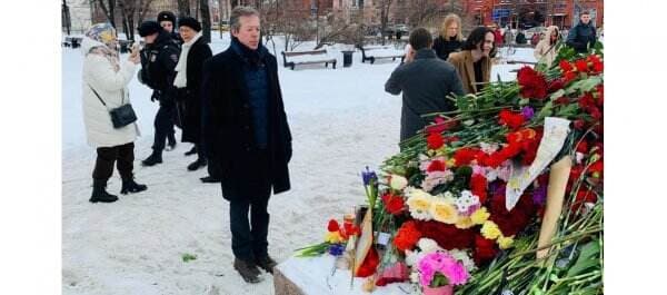 Kematian Alexei Navalny, Dubes AS dan Inggris untuk Rusia Beri Penghormatan Terakhir