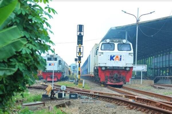 Ada Aksi Bela Palestina, 8 KA dari Stasiun Gambir Diberhentikan di Stasiun Jatinegara