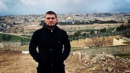 Frontier Airlines Jelaskan Alasan Usir Khabib Nurmagomedov dari Pesawat: Dia Abaikan Pramugari Kami!