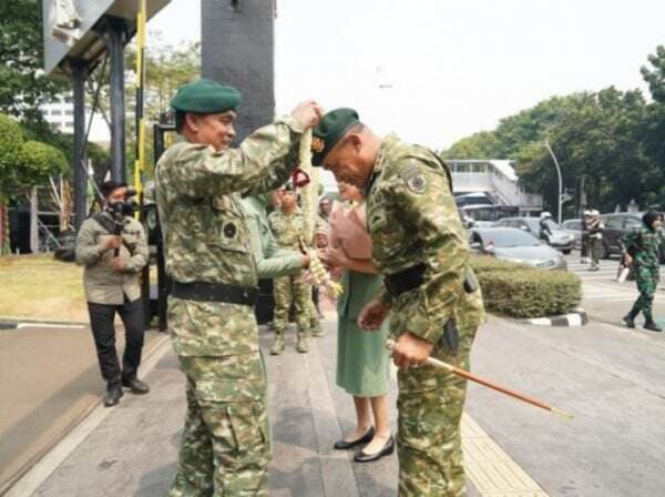 Jenderal Kopassus Mayjen TNI M Hasan Pimpin Kostrad&nbsp;