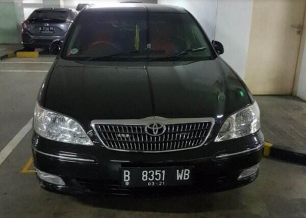 Penampakan Toyota Camry Harun Masiku yang Terpakir di Apartemen Thamrin Residence 2 Tahun