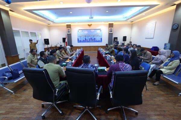 KPP Grogol Petamburan Gandeng Kecamatan Gelar Sosialisasi, Dekatkan Pajak dengan Masyarakat KPP Grogol Petamburan Gandeng Kecamatan Gelar Sosialisasi, Dekatkan Pajak dengan Masyarakat