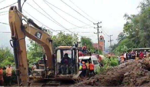 Longsor Timbun 16 Orang di Karo, 1 Tewas 6 Hilang