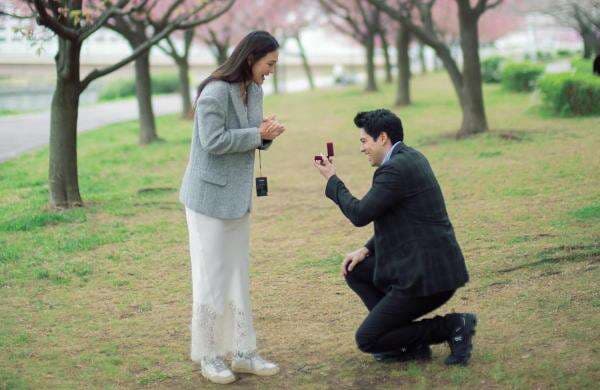 Luna Maya dan Maxime Bouttier Ajukan Surat Rekomendasi Nikah ke KUA Mampang Luna Maya dan Maxime Bouttier Ajukan Surat Rekomendasi Nikah ke KUA Mampang