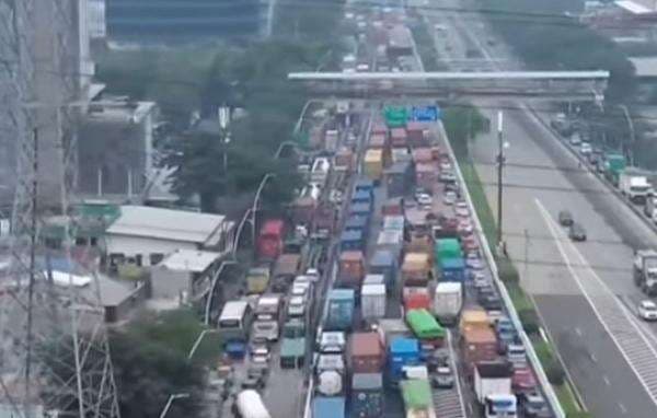 Terkuak, Biang Kerok Macet Horor di Tanjung Priok Imbas Bongkar Muat 7 Ribu Truk, Bukan 4 Ribu Terkuak, Biang Kerok Macet Horor di Tanjung Priok Imbas Bongkar Muat 7 Ribu Truk, Bukan 4 Ribu