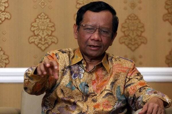     Mahfud MD Ingatkan Revisi UU MK Perpanjang Masa Tugas Anwar Usman Jadi 16 Tahun   
