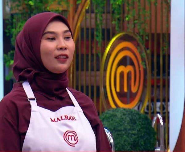 Juri Kecewa Malrani Bikin Martabak Telur dari Kulit Lumpia Tanpa Saus Cuko, Chef Juna: Ibarat Vinz Tanpa Tiara Juri Kecewa Malrani Bikin Martabak Telur dari Kulit Lumpia Tanpa Saus Cuko, Chef Juna: Ibarat Vinz Tanpa Tiara