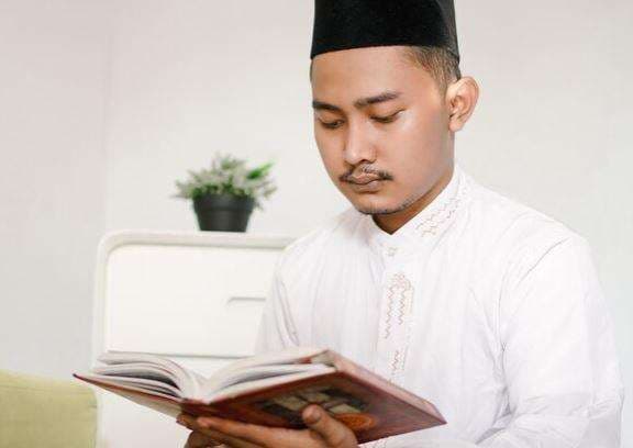 Bacaan Tawasul Khususon Ila Ruhi Sebelum Baca Yasin dan Tahlil, Arab, Latin dan Artinya