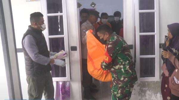 Warga Perumahan di Kisaran Geger, Pasutri Muda Ditemukan Tewas Bersimbah Darah di Kamar Warga Perumahan di Kisaran Geger, Pasutri Muda Ditemukan Tewas Bersimbah Darah di Kamar