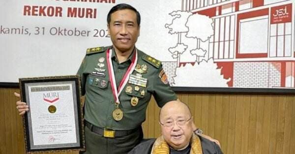 Top! Jenderal Bintang Dua TNI Ini Raih Rekor MURI sebagai Pemegang Gelar Akademik Terbanyak