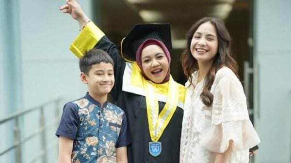 Mbak Lala Pengasuh Rafathar Wisuda S1, Nagita Slavina: Top Mantap!