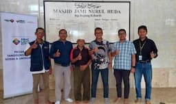 Program Peduli Masjid, MNC Land Bersih-Bersih Masjid Nurul Huda di Cigombong Bogor