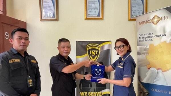 MNC Life Beri Apresiasi Nasabah Loyal kepada Indonesia Security Team