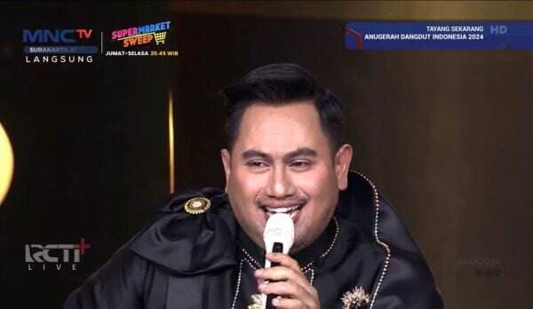 Tampil Memukau, King Nassar Buka Anugerah Dangdut Indonesia 2024