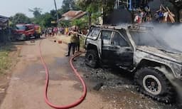 Mobil Terbakar Hebat di Jonggol Bogor, Pemiliknya Tak Ditemukan