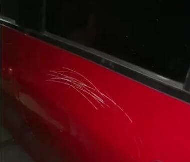 Viral Mobil Parkir Sembarangan Dibaret hingga Ban Dikempesi saat Ditinggal Pemiliknya Pipis Viral Mobil Parkir Sembarangan Dibaret hingga Ban Dikempesi saat Ditinggal Pemiliknya Pipis