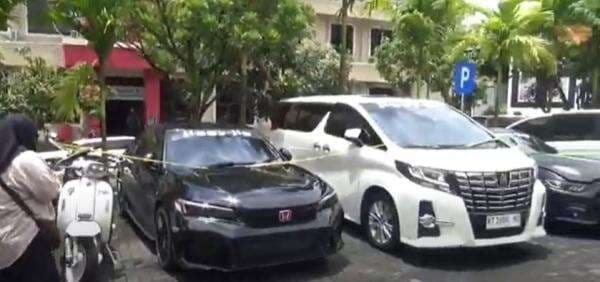 Polda Kaltim Sita Mobil Mewah Milik Direktur Persiba terkait Kasus TPPU dan Narkoba Polda Kaltim Sita Mobil Mewah Milik Direktur Persiba terkait Kasus TPPU dan Narkoba