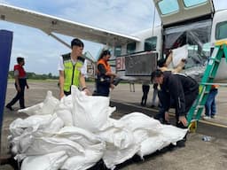 Target Kurangi Curah Hujan, BNPB Tabur 50 Ton NaCl di Langit Jabar