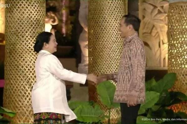 Momen Jokowi dan Puan Bertemu dan Bertegur Sapa di KTT WWF