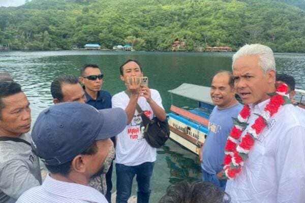 Momen Nelayan di Banda Neira Sampaikan Aspirasi ke Ganjar