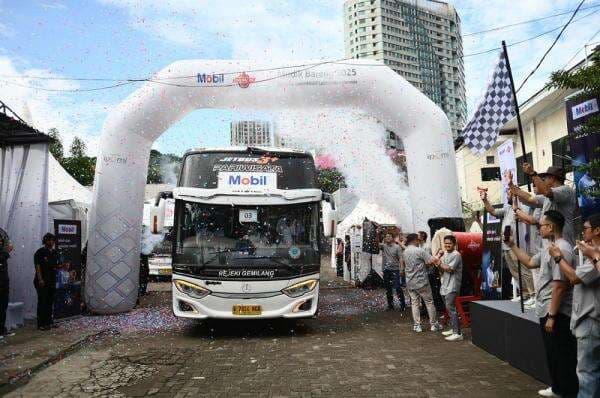 Pakai Bus Premium, Ratusan Mekanik Mudik Bareng ke Yogyakarta dan Surabaya Pakai Bus Premium, Ratusan Mekanik Mudik Bareng ke Yogyakarta dan Surabaya