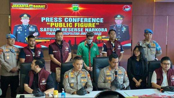 Alasan Mencengangkan Fachri Albar Pakai Narkoba, Menghadapi Sulitnya Hidup hingga Masalah Pekerjaan Alasan Mencengangkan Fachri Albar Pakai Narkoba, Menghadapi Sulitnya Hidup hingga Masalah Pekerjaan