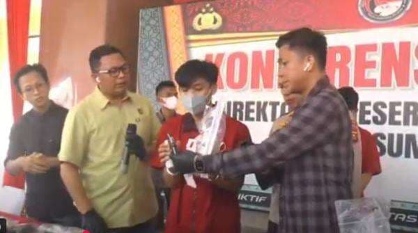 Rumah Produksi Narkoba Sintetis di Palembang Digerebek, 2 Pelaku Ditangkap Rumah Produksi Narkoba Sintetis di Palembang Digerebek, 2 Pelaku Ditangkap