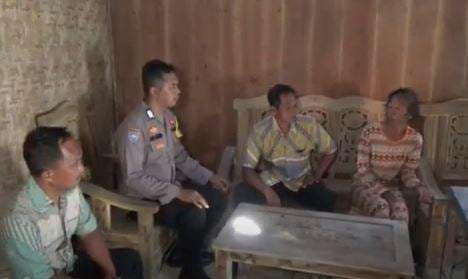 Viral Gadis di Grobogan Aniaya Nenek gegara Tak Diberi Uang Jajan Viral Gadis di Grobogan Aniaya Nenek gegara Tak Diberi Uang Jajan