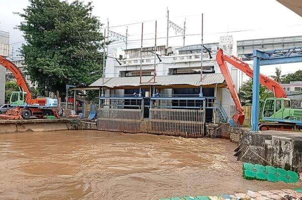 Normalisasi Kali Ciliwung, 634 Tanah di Jaktim dan Jaksel bakal Dibebaskan Normalisasi Kali Ciliwung, 634 Tanah di Jaktim dan Jaksel bakal Dibebaskan