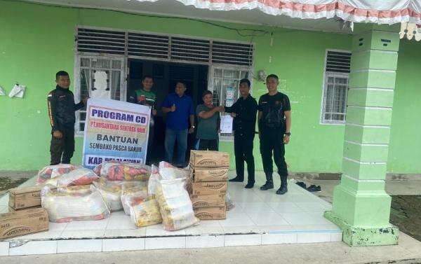 PT NSR Kirim Bantuan Beras dan Minyak Goreng untuk Korban Banjir di Kampar Kiri PT NSR Kirim Bantuan Beras dan Minyak Goreng untuk Korban Banjir di Kampar Kiri
