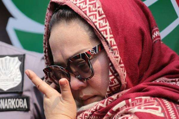 Curhat Nunung Hentikan Pengobatan Kanker Payudara demi Bertahan Hidup Curhat Nunung Hentikan Pengobatan Kanker Payudara demi Bertahan Hidup