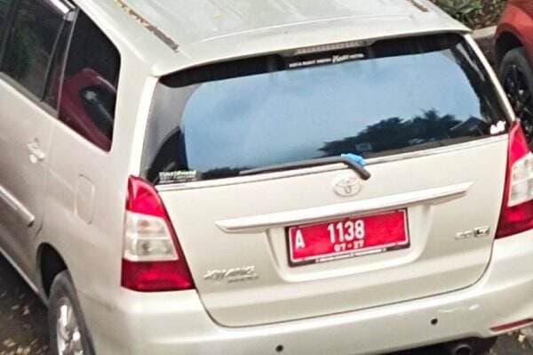 Parah! Mobil Dinas Setda Banten Modif Plat Nomor dan Nunggak Pajak 6 Tahun