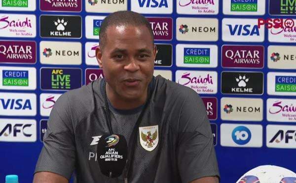 Patrick Kluivert Ungkap Penyebab Timnas Indonesia Babak Belur Dihajar Australia 5-1 Patrick Kluivert Ungkap Penyebab Timnas Indonesia Babak Belur Dihajar Australia 5-1