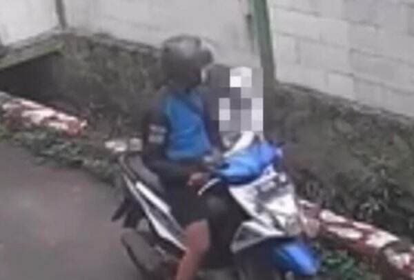 Terekam CCTV, Pria di Bandung Pamer Alat Kelamin ke Anak Kecil, Korban Langsung Trauma dan Lari