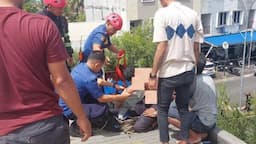 Pekerja Cat Gedung di Padang Tersetrum Kabel Sutet, Langsung Terpental dan Luka Bakar