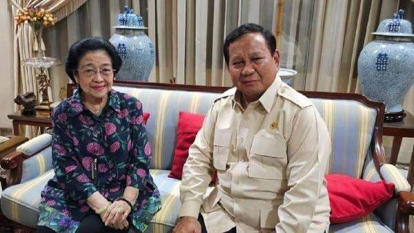 Menakar Peluang PDIP Gabung Koalisi Pemerintah Usai Pertemuan Prabowo- Megawati Menakar Peluang PDIP Gabung Koalisi Pemerintah Usai Pertemuan Prabowo- Megawati