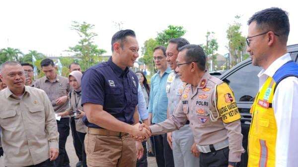 Tinjau Arus Mudik di Bekasi, AHY: Tidak Ada Guna Cepat Sampai Tujuan jika Tak Waspada di Jalan! Tinjau Arus Mudik di Bekasi, AHY: Tidak Ada Guna Cepat Sampai Tujuan jika Tak Waspada di Jalan!