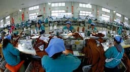 Pengusaha dan Pekerja Industri Tekstil Perang Lawan Mafia Impor Ilegal